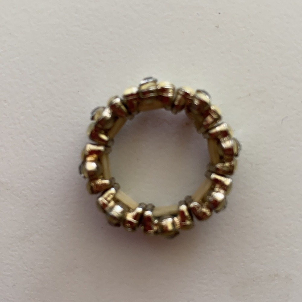 Flower ring - Picture 2 of 3